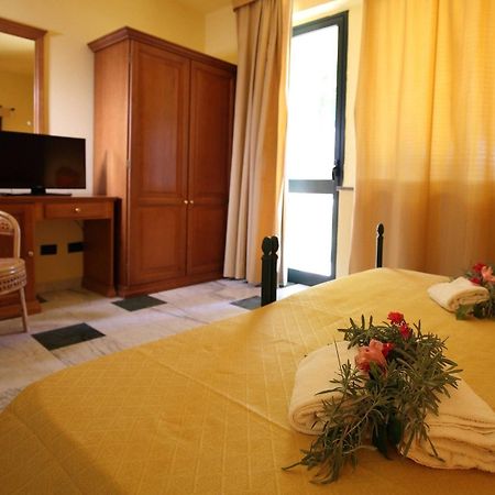 Marina Del Marchese Beach Resort Botricello Ngoại thất bức ảnh
