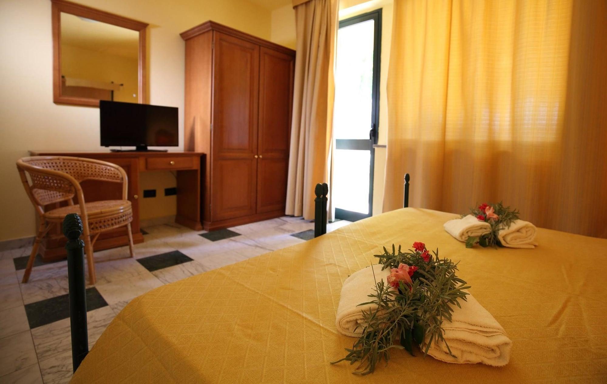 Marina Del Marchese Beach Resort Botricello Ngoại thất bức ảnh