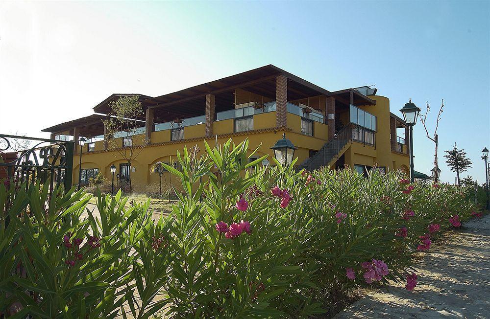 Marina Del Marchese Beach Resort Botricello Ngoại thất bức ảnh